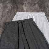 Etai men's fashionable plaid cropped pants with distressed seam detail, pleated casual shorts, drawstring lightweight men's shorts